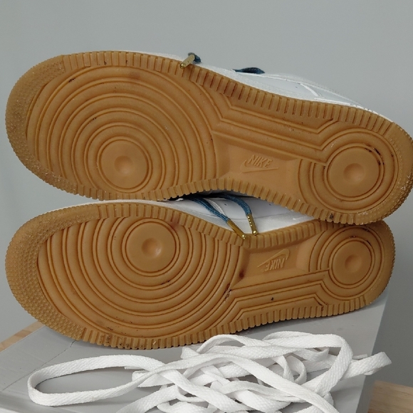 Nike White and Blue Sneakers - Picture 7 of 7